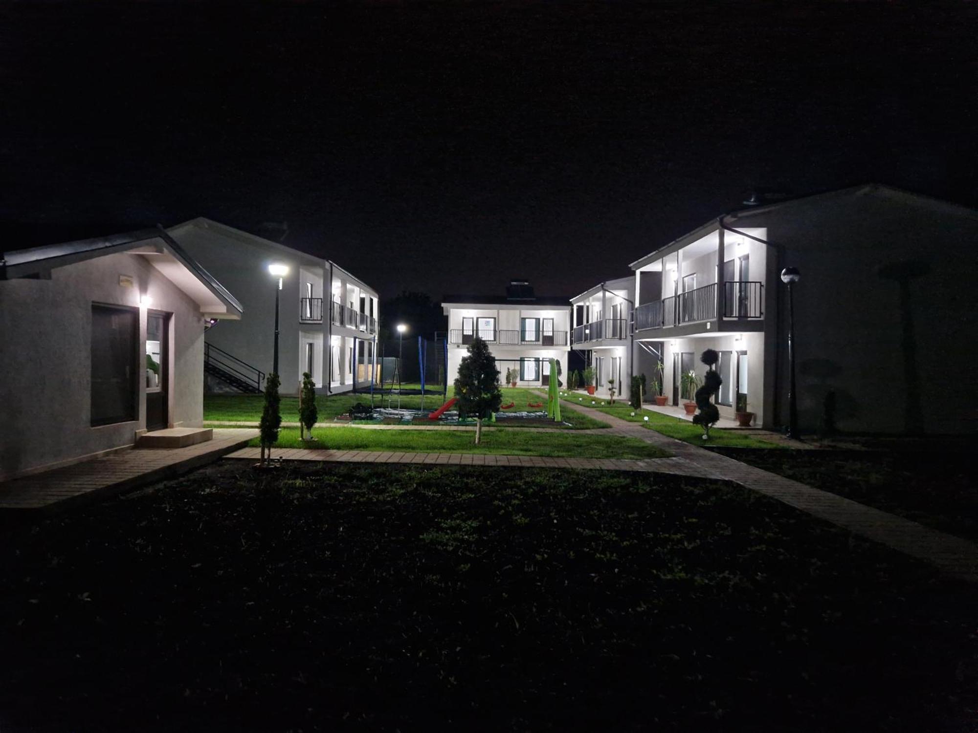 Hotel Complex Turistic N&S Două Mai Exterior foto