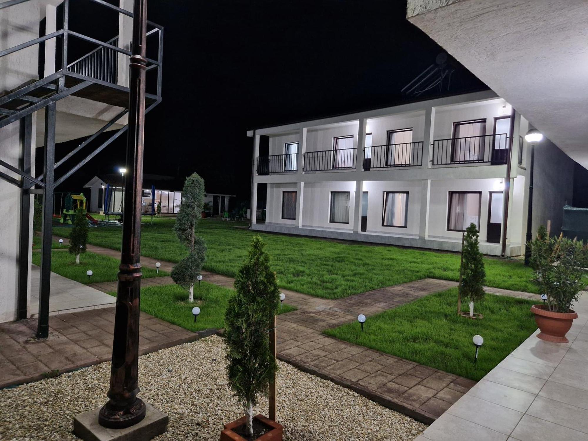 Hotel Complex Turistic N&S Două Mai Exterior foto